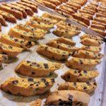 Cantucci con cioccolato, mirtilli rossi e pepe di Giava - Panificio Pasticceria La Primula Treviglio